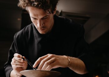 Dominik Hartmann ist ab sofort offizieller Markenpartner von Genesis