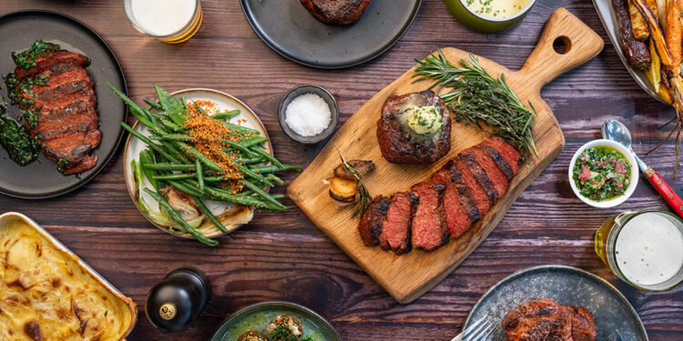 Planted bringt das erste fermentierte Steak seiner Art auf den Markt – und baut Produktion aus
