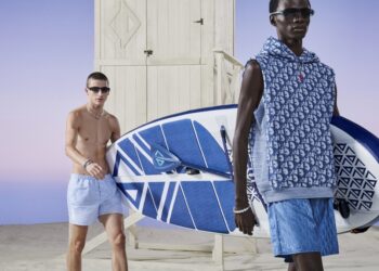 DIOR stellt die MEN’S BEACH CAPSULE vor: Eine Vereinigung von Nachhaltigkeit und Eleganz.