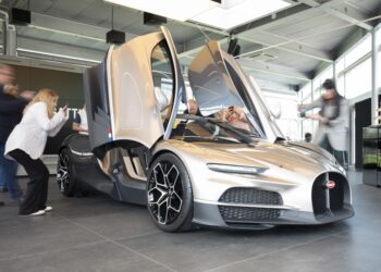 Neuer Glanz in Zürich: Bugatti eröffnet exklusiven Showroom und enthüllt den Bugatti Tourbillon