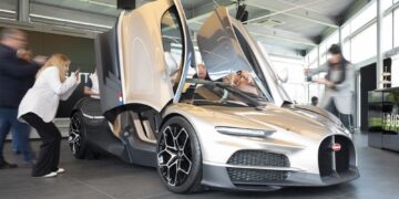 Neuer Glanz in Zürich: Bugatti eröffnet exklusiven Showroom und enthüllt den Bugatti Tourbillon