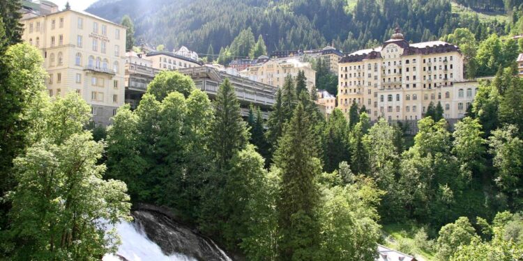 Bad Gastein - Credits: Jason Houzer